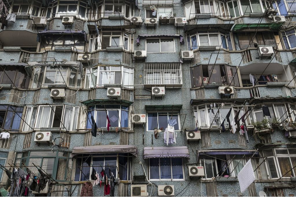 In a Warming World Hooked on AC, Commercial Buildings Should Look to Energy Storage 